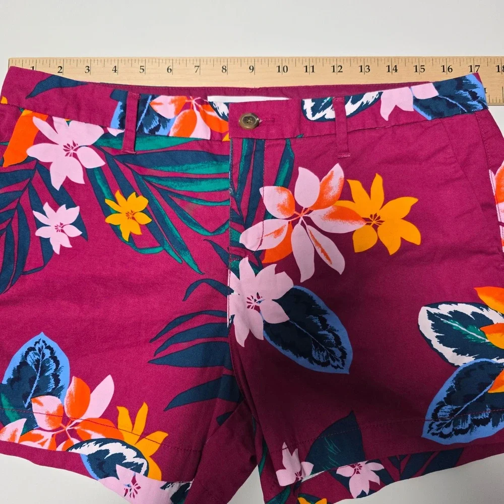 Old Navy Everyday Short Womens 10 Magenta Tropical Floral Cotton Chino‎ Shorts